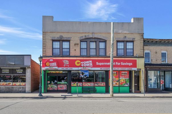 Exterior, Facade, None