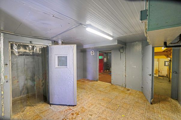 Elevator, Interior