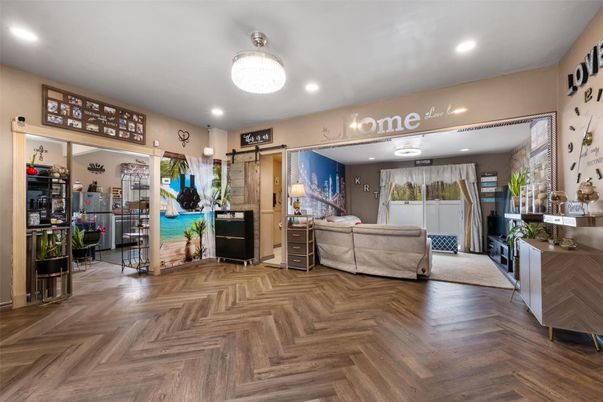 Interior, Recessed Lighting, Wood Texture Flooring