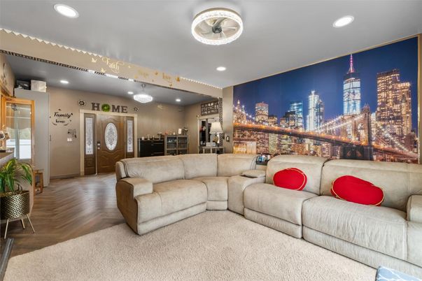 Interior, Living room, Recessed Lighting, Wood Texture Flooring