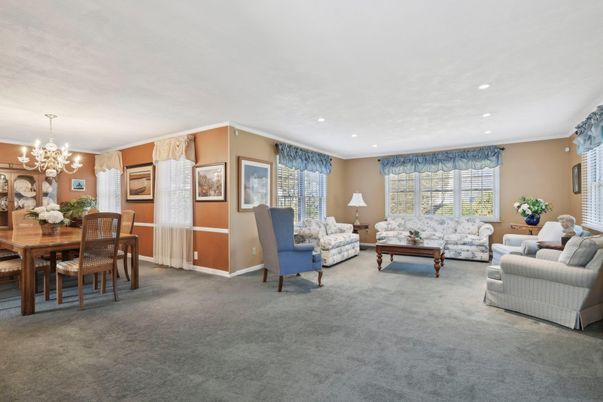 Chandelier, Dining room, Interior, Living room, Recessed Lighting