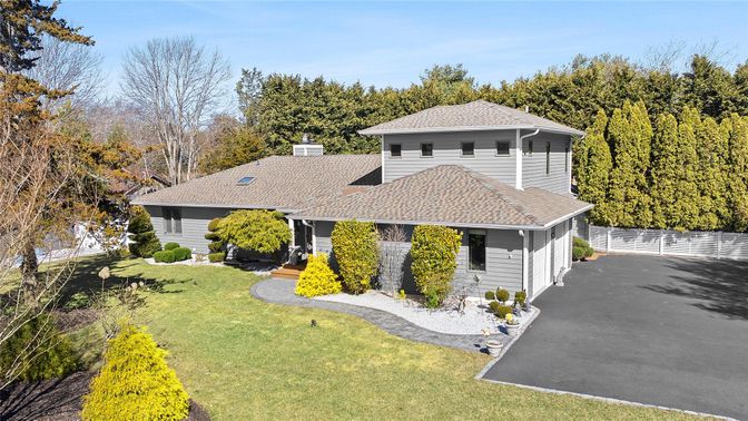 Backyard, Exterior, Facade, Split Level