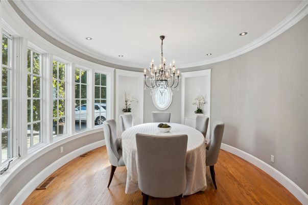 Chandelier, Dining room, Interior, Recessed Lighting, Wood Texture Flooring