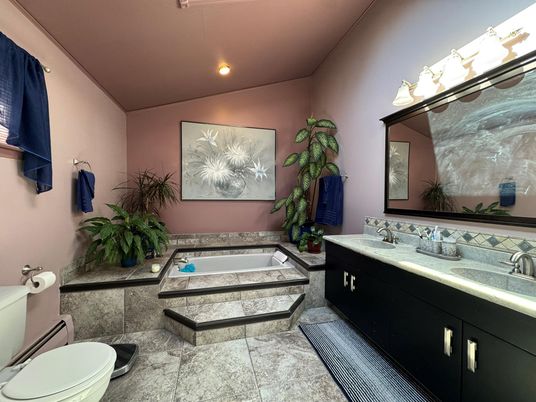 Bathroom, Dual Sink Vanities, Interior, Recessed Lighting