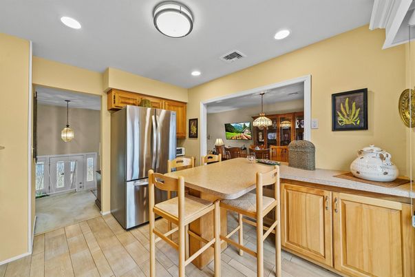 Dining room, Interior, Kitchen, Pendant Lights, Recessed Lighting, Stainless Steel Appliances
