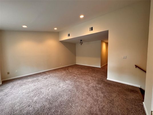 Empty room, Interior, Recessed Lighting