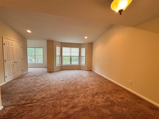 Empty room, Interior, Recessed Lighting
