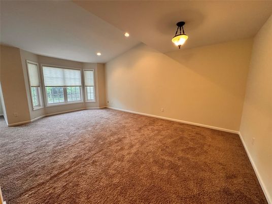 Empty room, Interior, Recessed Lighting