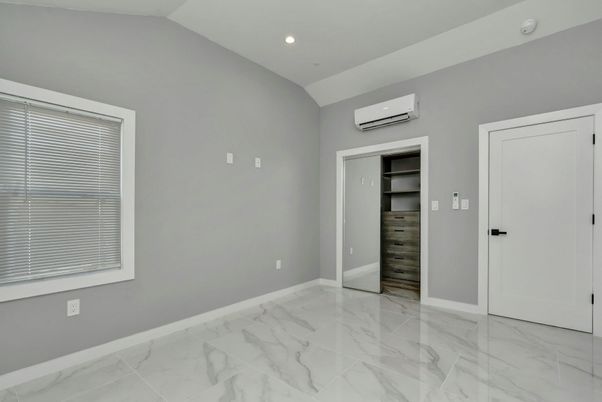Empty room, Interior, Marble, Recessed Lighting
