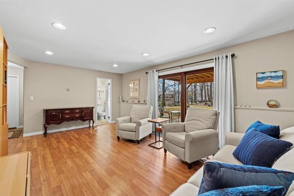 Interior, Living room, Recessed Lighting, Wood Texture Flooring