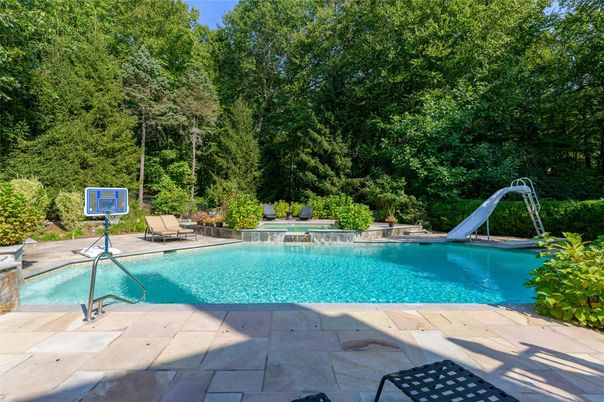Exterior, Playground, Pool