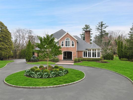 Backyard, Exterior, Facade, Brick Facade, French Provincial