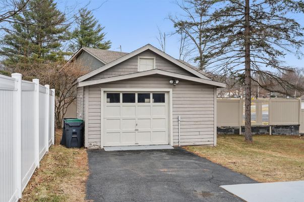 Detached Garage, Exterior