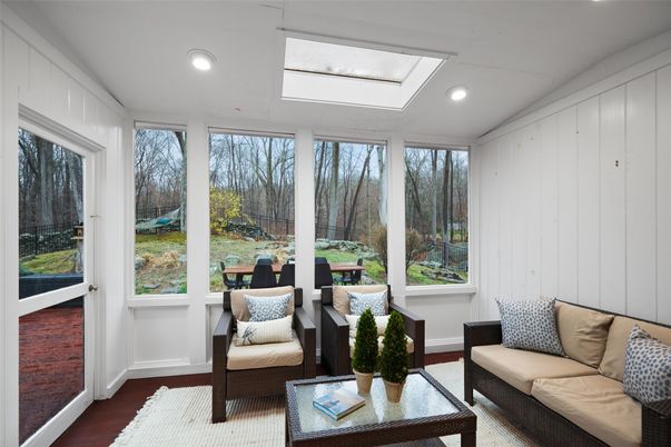 Interior, Living room, Recessed Lighting, Sun Room, Wood Texture Flooring