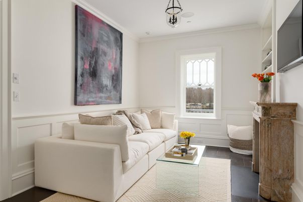 Interior, Living room, Pendant Lights, Wood Texture Flooring
