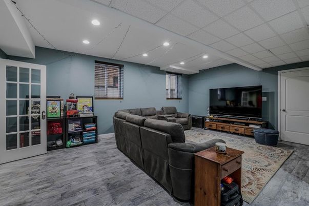Interior, Living room, Recessed Lighting, Wood Texture Flooring