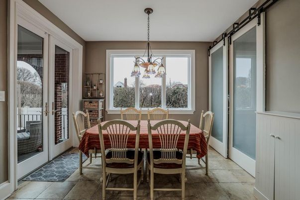 Chandelier, Dining room, Interior, Pendant Lights