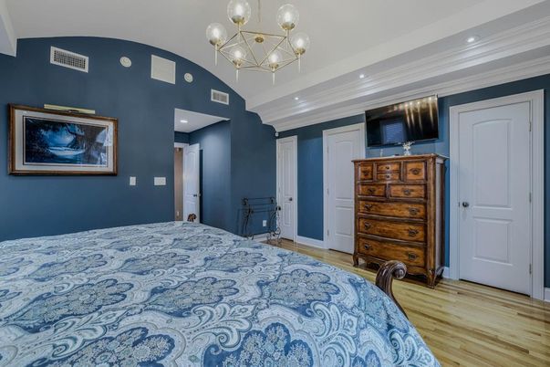 Bedroom, Interior, Pendant Lights, Recessed Lighting, Wood Texture Flooring