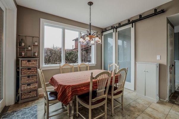 Chandelier, Dining room, Interior