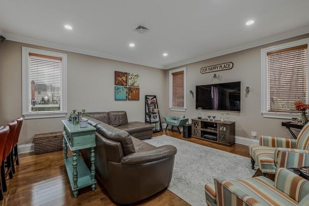 Interior, Living room, Recessed Lighting, Wood Texture Flooring