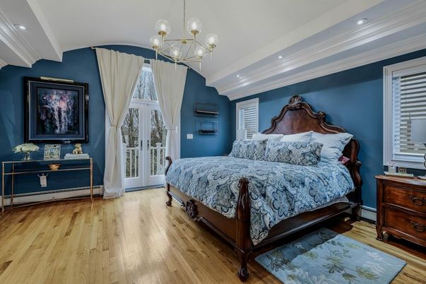 Bedroom, Interior, Pendant Lights, Recessed Lighting, Wood Texture Flooring