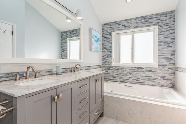 Bathroom, Dual Sink Vanities, Interior, Recessed Lighting