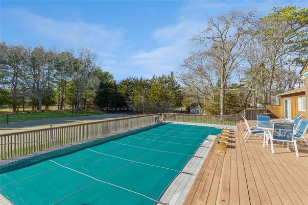 Exterior, Tennis Courts