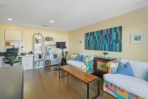Fitness Equipment, Home Office, Interior, Living room, Recessed Lighting, Wood Texture Flooring