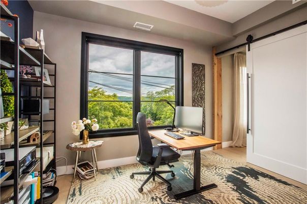 Home Office, Interior