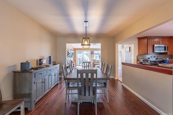 Dining room, Interior, Kitchen, Pendant Lights, Wood Texture Flooring