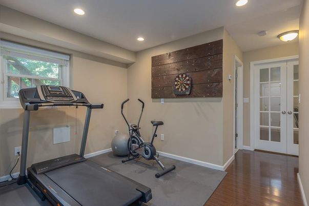 Fitness Equipment, Interior, Recessed Lighting, Wood Texture Flooring