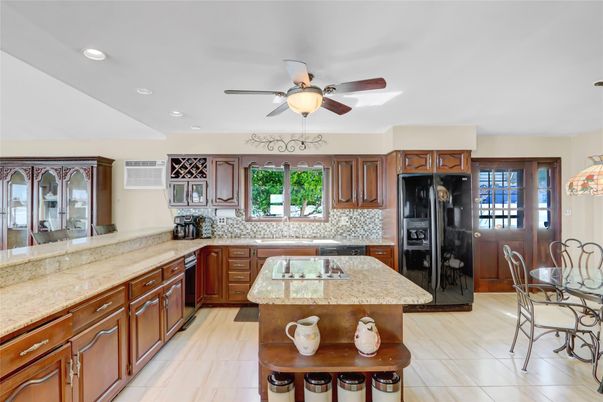 Dining room, Interior, Kitchen, Recessed Lighting