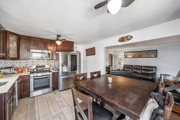Dining room, Interior, Kitchen, Stainless Steel Appliances, Wood Texture Flooring