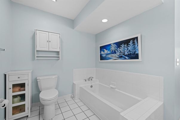 Bathroom, Interior, Recessed Lighting