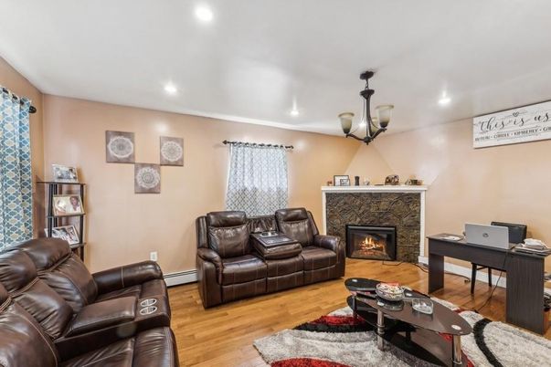 Fireplace, Interior, Living room, Pendant Lights, Recessed Lighting, Wood Texture Flooring