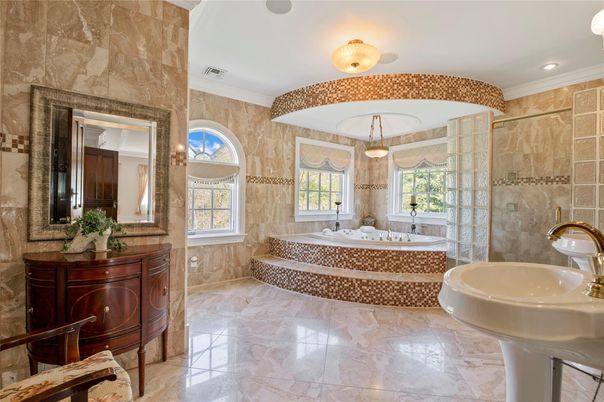 Bathroom, Interior, Recessed Lighting