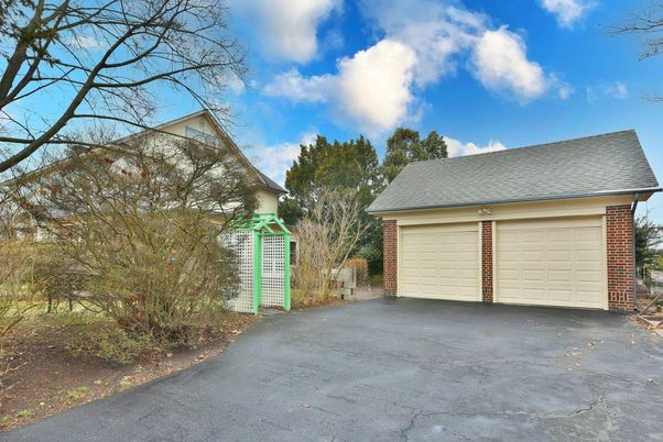 Detached Garage, Exterior