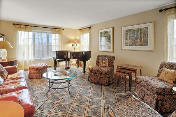 Interior, Living room, Piano