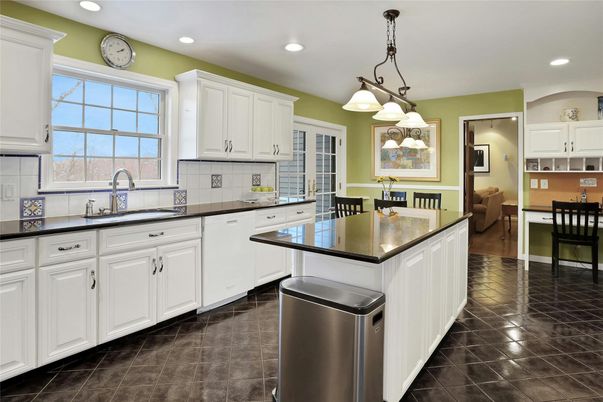 Dining room, Interior, Kitchen, Pendant Lights, Recessed Lighting, Stainless Steel Appliances