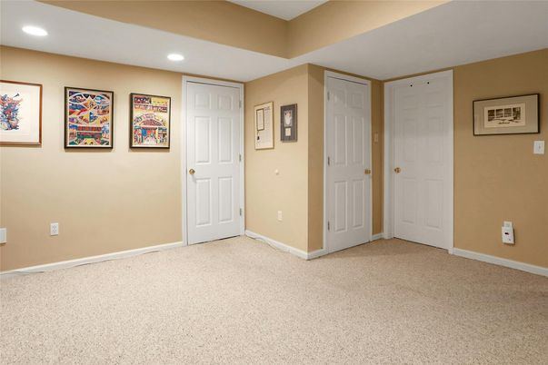 Empty room, Interior, Recessed Lighting