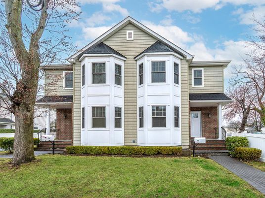 Exterior, Facade, Brick Facade, Brick Traditional