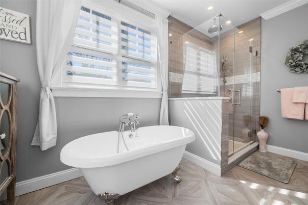 Bathroom, Free Standing Baths, Glass Shower, Interior, Recessed Lighting