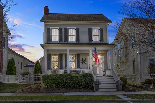 Exterior, Facade, American Foursquare