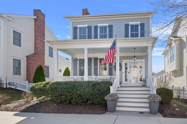 Exterior, Facade, Brick Facade, American Foursquare