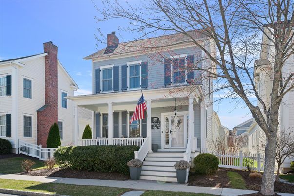 Exterior, Facade, American Foursquare