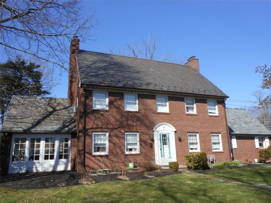 Exterior, Facade, Brick Facade, Georgian