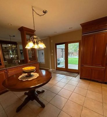 Chandelier, Dining room, Interior, Pendant Lights