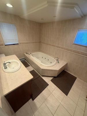 Bathroom, Interior, Recessed Lighting