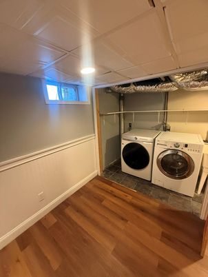 Interior, Washer, Wood Texture Flooring