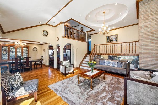 Chandelier, Dining room, Interior, Living room, Recessed Lighting, Wood Texture Flooring